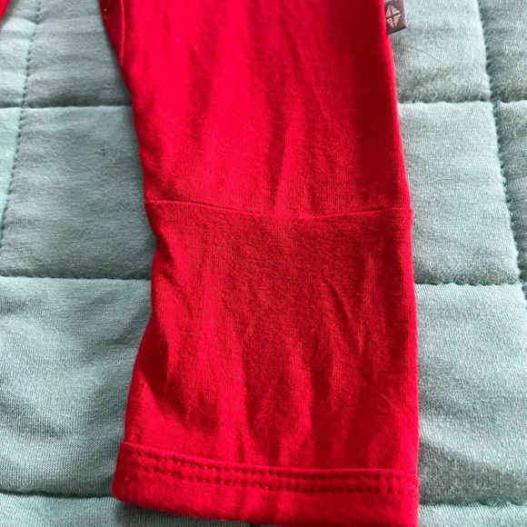 Kyte Baby Red Holiday 2022 line Retired Snap Romper Bamboo size 6-12 Months - Picture 5 of 8